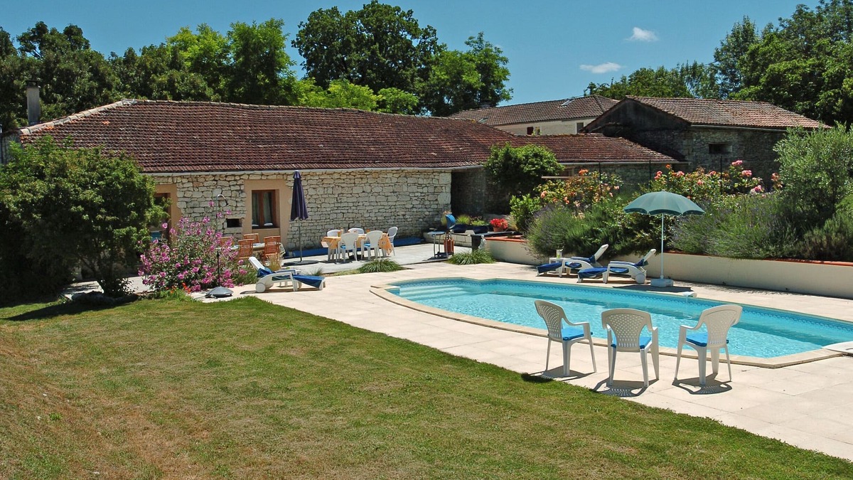 Montaigu-de-Quercy House | 2 bedroom 2 bathroom traditional Quercy stone barn