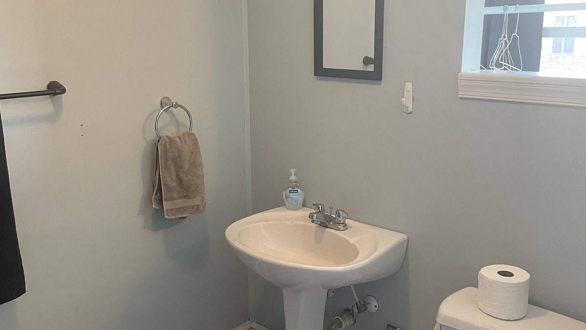 Mount Joy Apartment | 2-bedroom 2nd Floor apartment in Mount Joy with off street parking