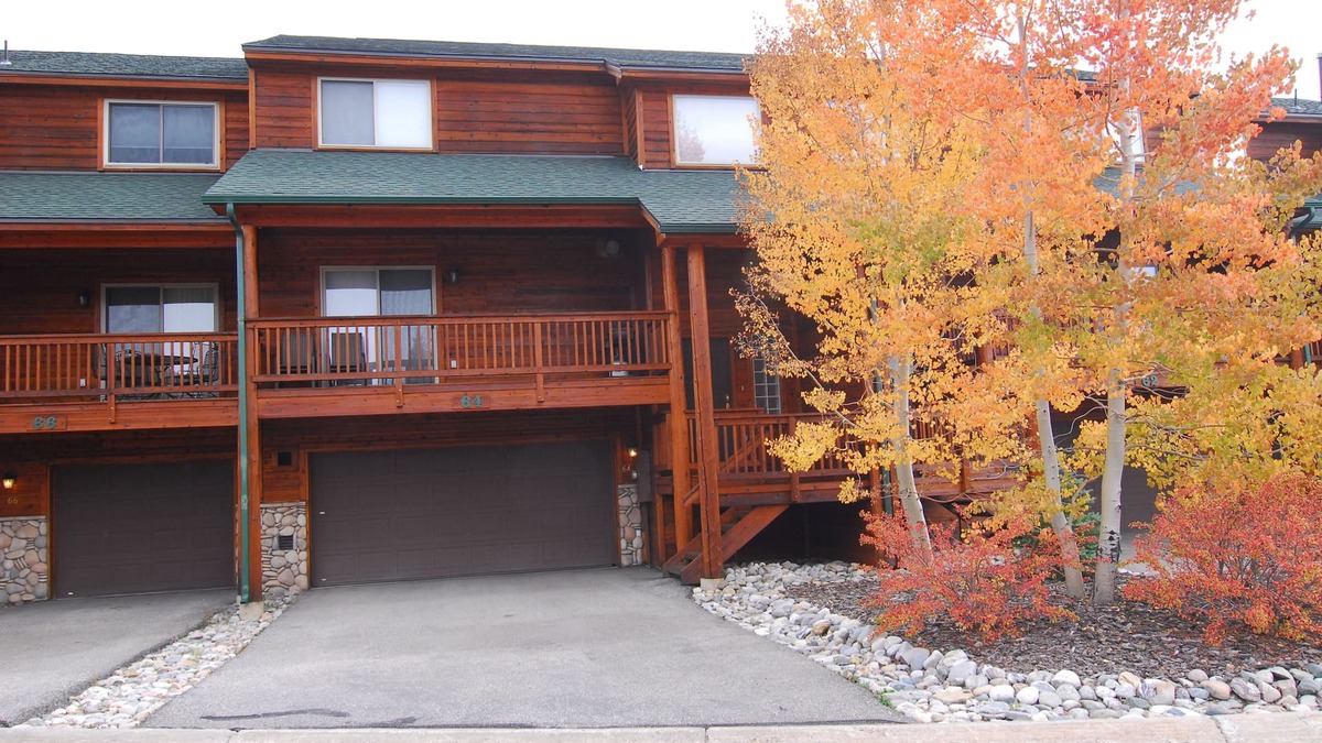Dillon House | 2-bedroom 3bath 2car garage vacation home. Minutes from six major ski resorts n