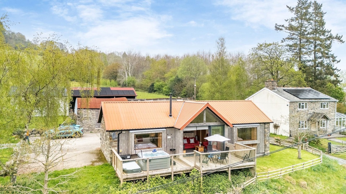 Pennant Melangell Cottage | 2 bedroom accommodation in Penybontfawr, near Oswestry