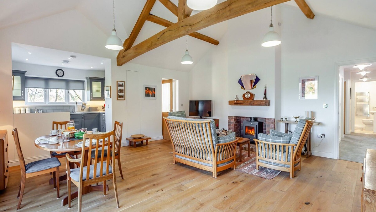 Tortworth Cottage | 2 bedroom accommodation in Falfield, near Wotton-under-edge