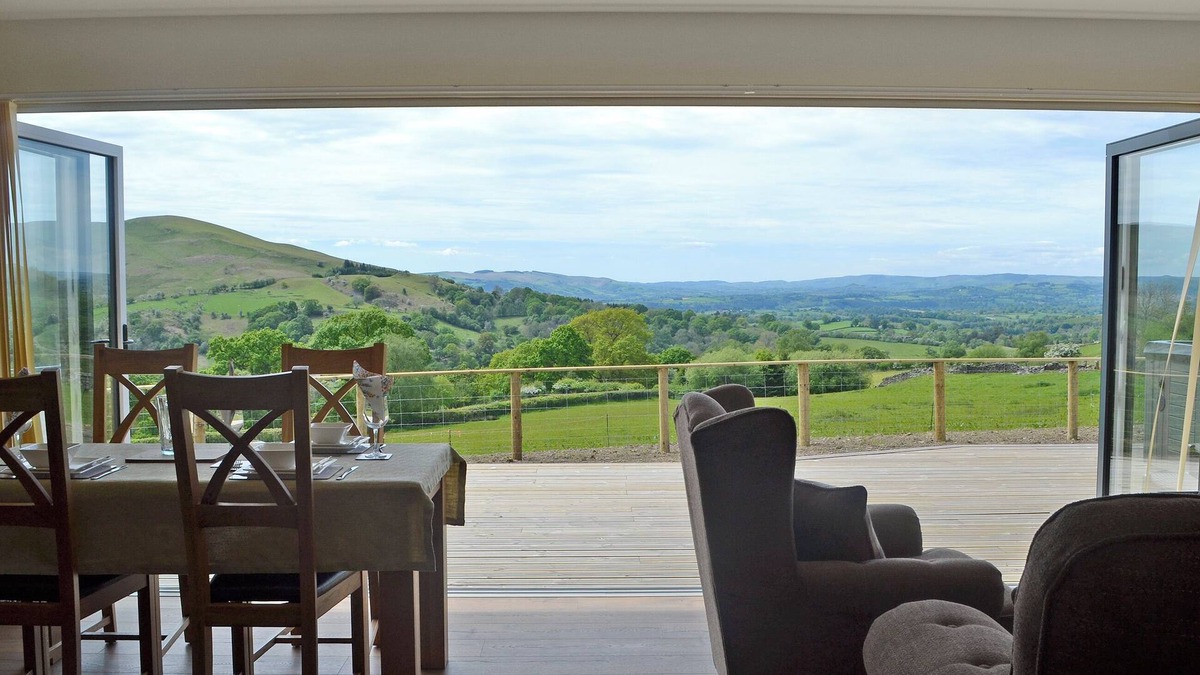 Disserth and Trecoed Cottage | 2 bedroom accommodation in Howey, near Llandrindod Wells