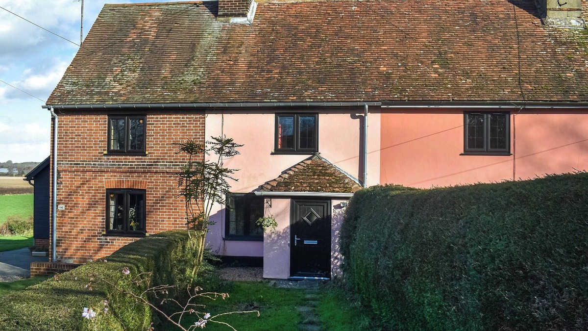 Martlesham Heath Cottage | 2 bedroom accommodation in Shotley, Ipswich