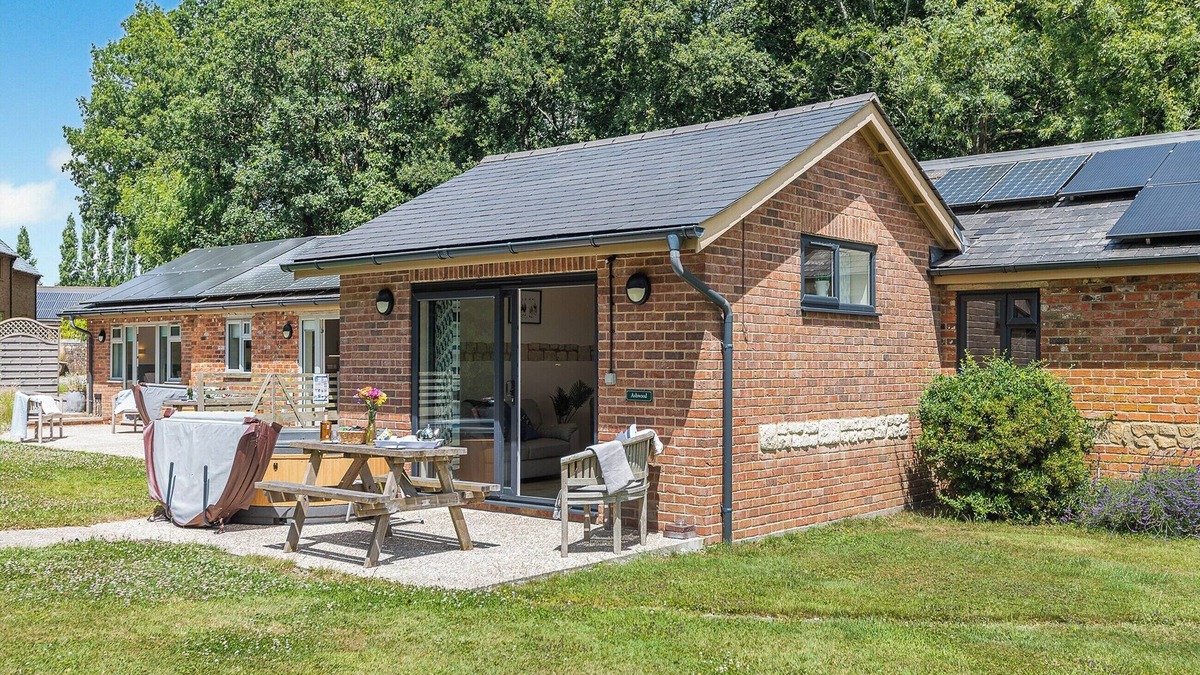 Woolland Cottage | 2 bedroom accommodation in Blandford Forum