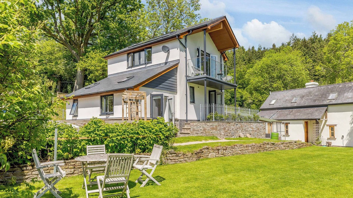 Westbrook Court Cottage | 2 bedroom accommodation in Clyro, near Hay-on-Wye