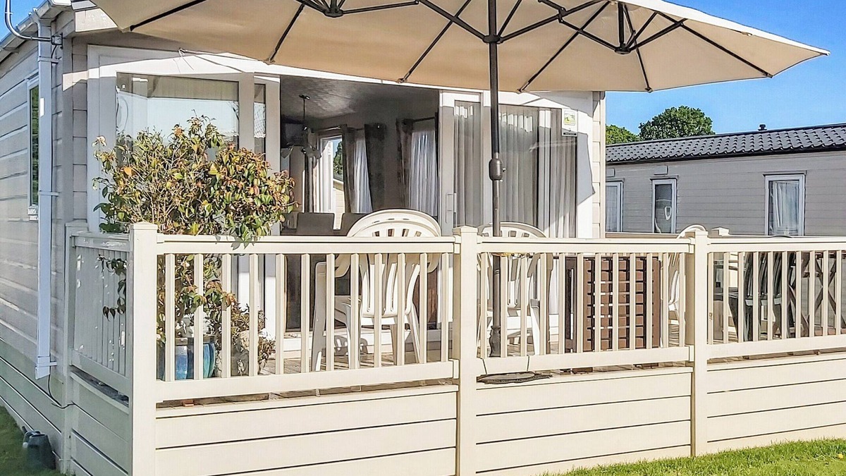 Clacton-on-Sea Cottage | 2 bedroom accommodation in Clacton-on-Sea