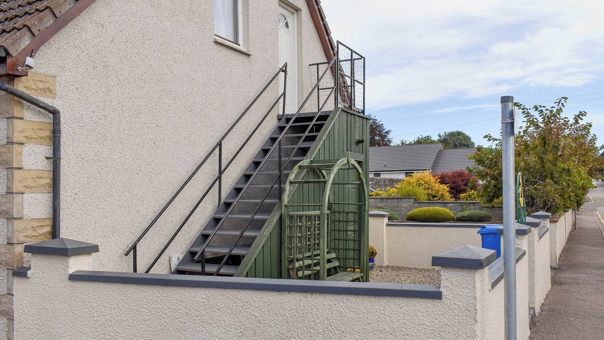 Cromarty Firth Cottage | 2 bedroom accommodation in Alness, near Invergordon