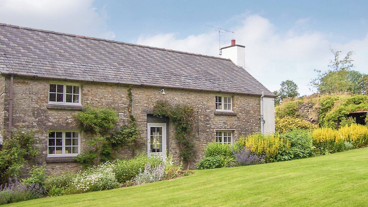 Cenarth Cottage | 2 bedroom accommodation in Penrherber, Newcastle Emlyn