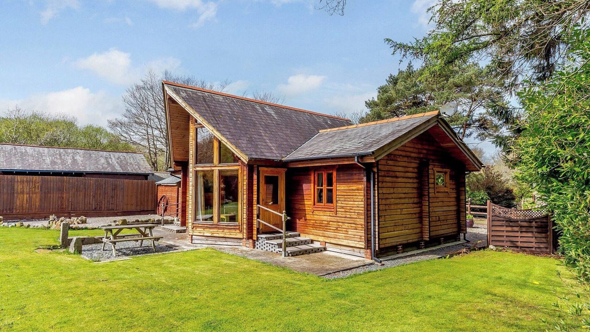 St. Columb Major Cottage | 2 bedroom accommodation in Trevarren, near Newquay