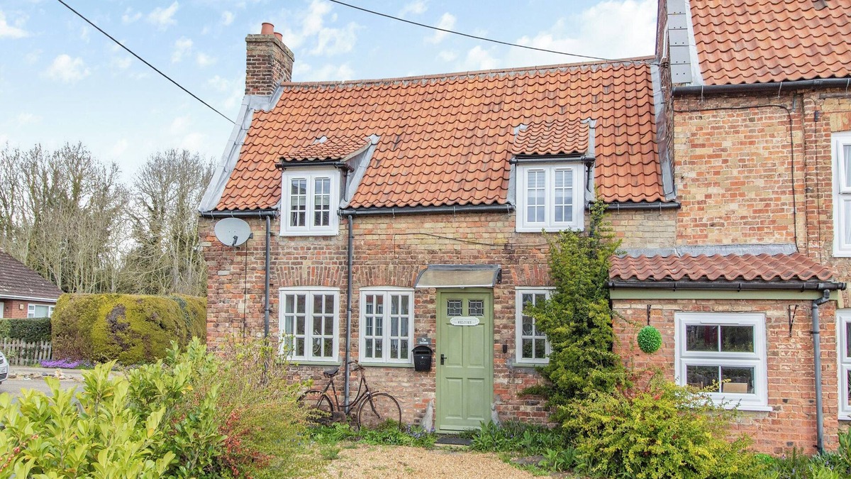Tilney Fen End Cottage | 2 bedroom accommodation in Watlington, near King&rsquo;s Lynn