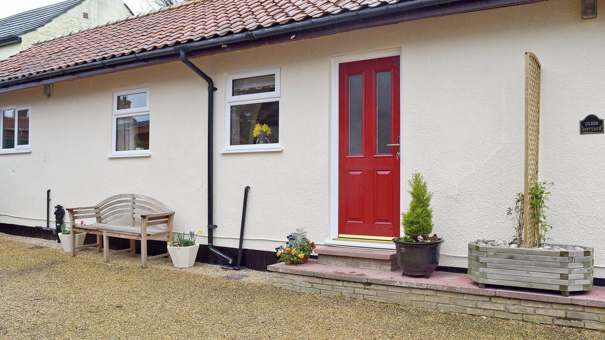 Great Yarmouth Cottage | 2 bedroom accommodation in West Caister, near Great Yarmouth
