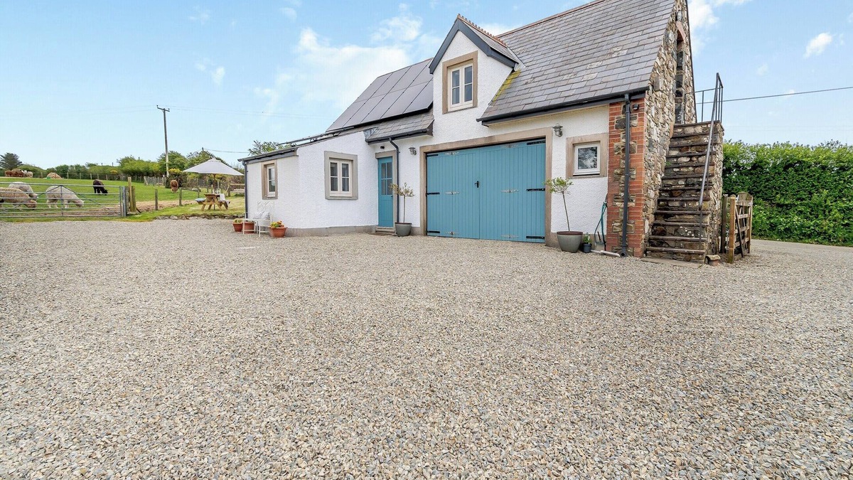 Llanrhian Cottage | 2 bedroom accommodation in Trefin, near St David’s