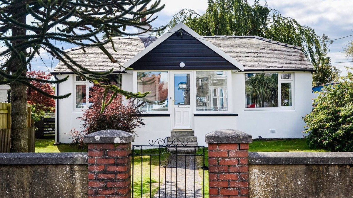 Kirkcudbright Cottage | 2 bedroom accommodation in Borgue, near Kirkcudbright