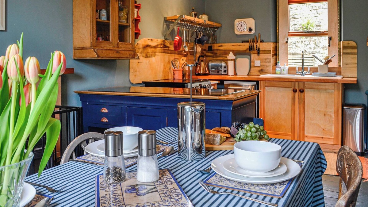 Kirkcudbright Cottage | 2 bedroom accommodation in Borgue, near Kirkcudbright