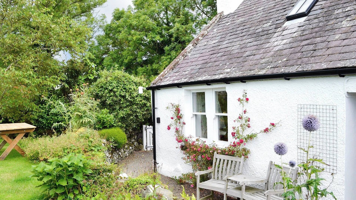 Kirkcudbright Cottage | 2 bedroom accommodation in Kirkandrews, near Kirkcudbright
