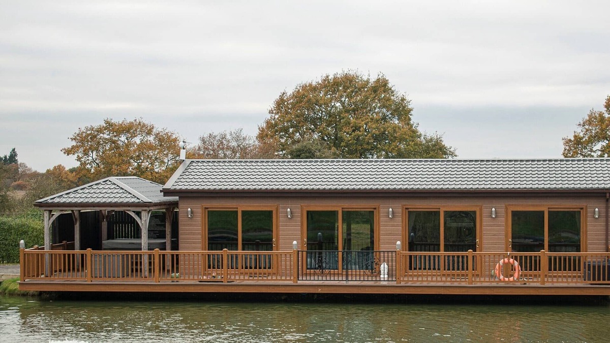 Caistor Cabin | 2 bedroom accommodation in Caistor, Market Rasen
