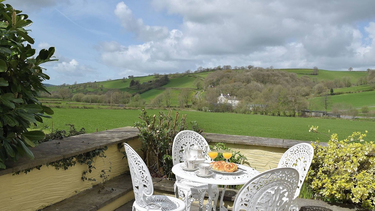 Pont-ar-gothi Cottage | 2 bedroom accommodation in White Mill, near Carmarthen
