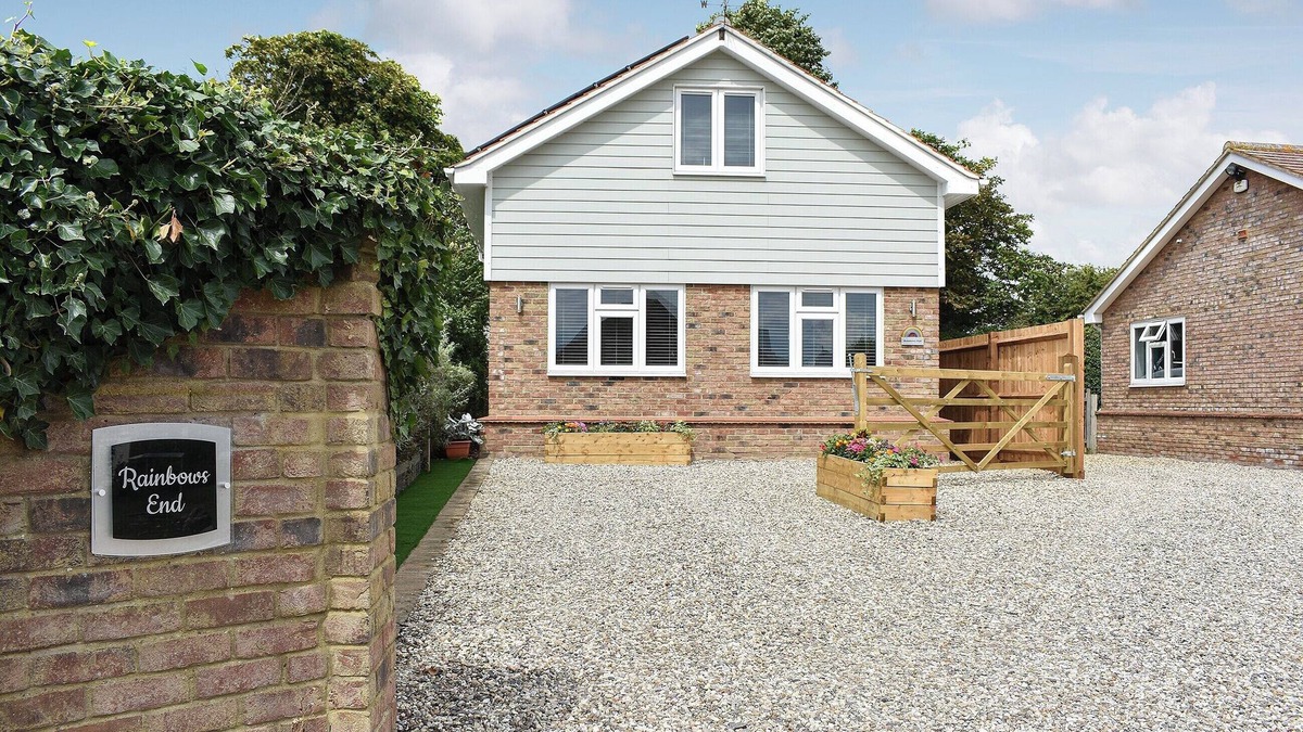 St Lawrence Cottage | 2 bedroom accommodation in St. Lawrence, near Burnham-on-Crouch