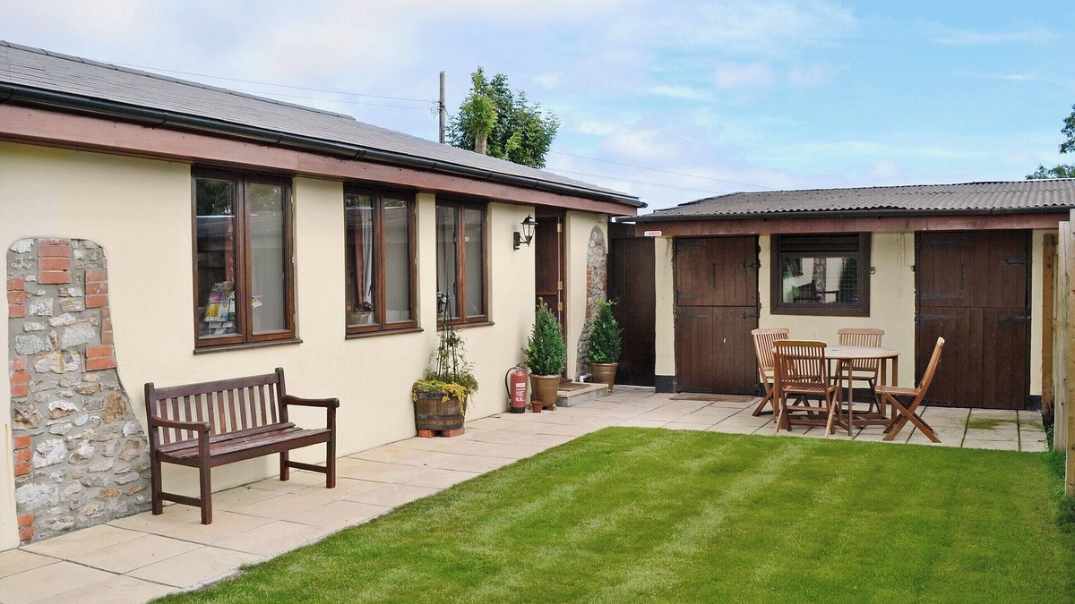 West Buckland Cottage | 2 bedroom accommodation in Clayhidon, near Taunton