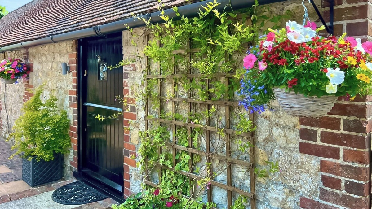 Etchinghill Cottage | 2 bedroom accommodation in Sellindge, near Folkestone