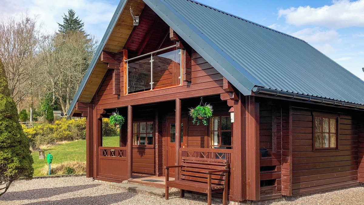 Torcastle Cottage | 2 bedroom accommodation in Banavie, near Fort William