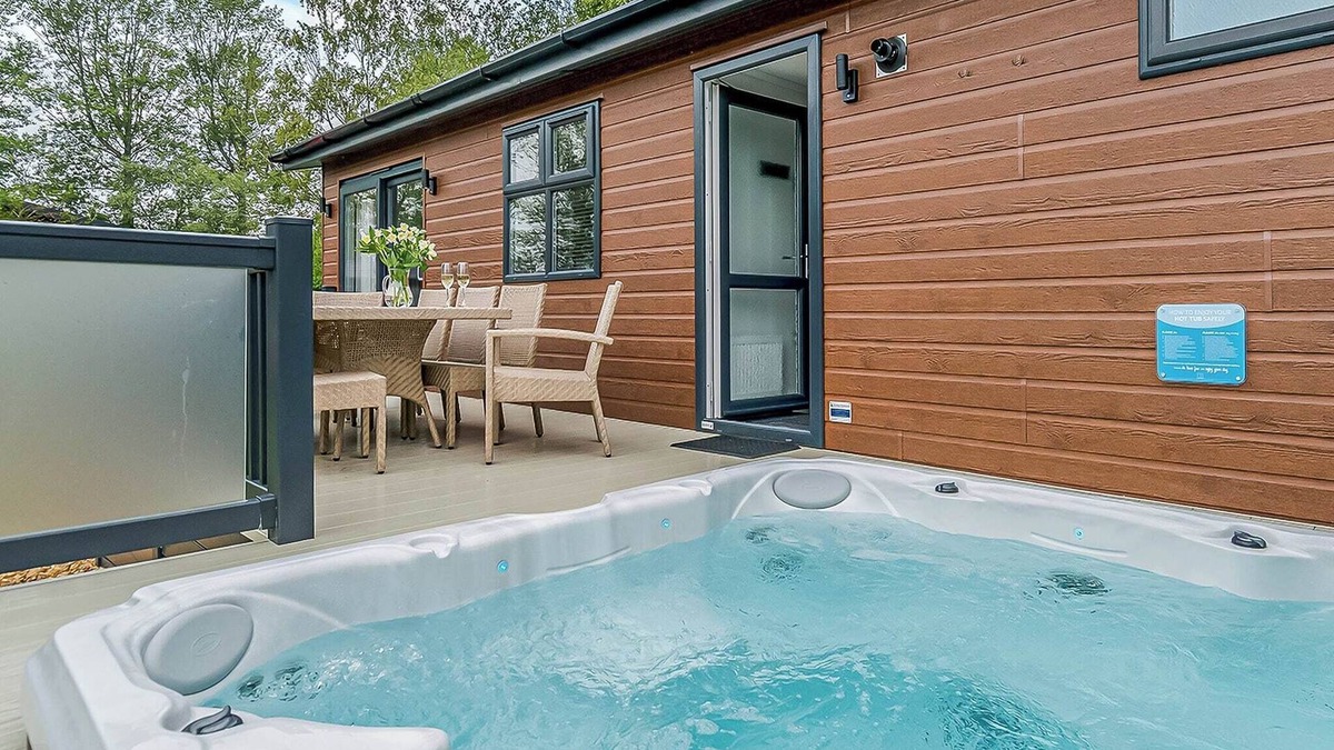 Pentney Ski Chalet | 2 bedroom accommodation in Pentney, King&rsquo;s Lynn