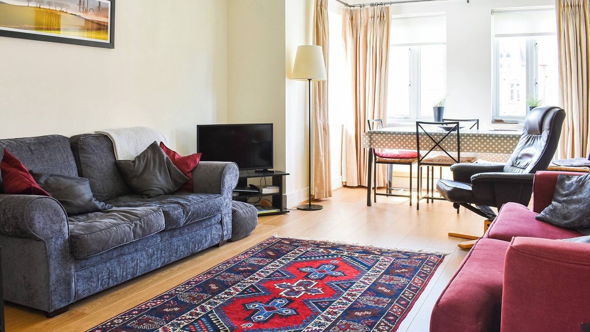 Leatherhead Cottage | 2 bedroom accommodation in Leatherhead, near Surrey