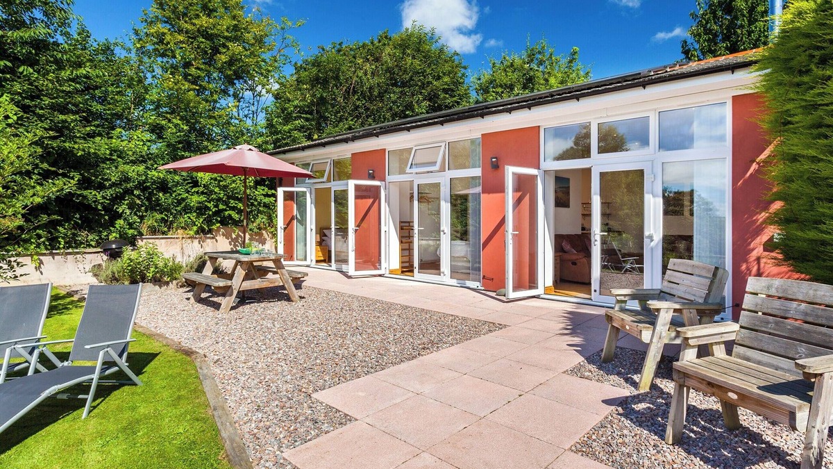 Barnstaple Cabin | 2 bedroom accommodation in Braunton, near Barnstaple