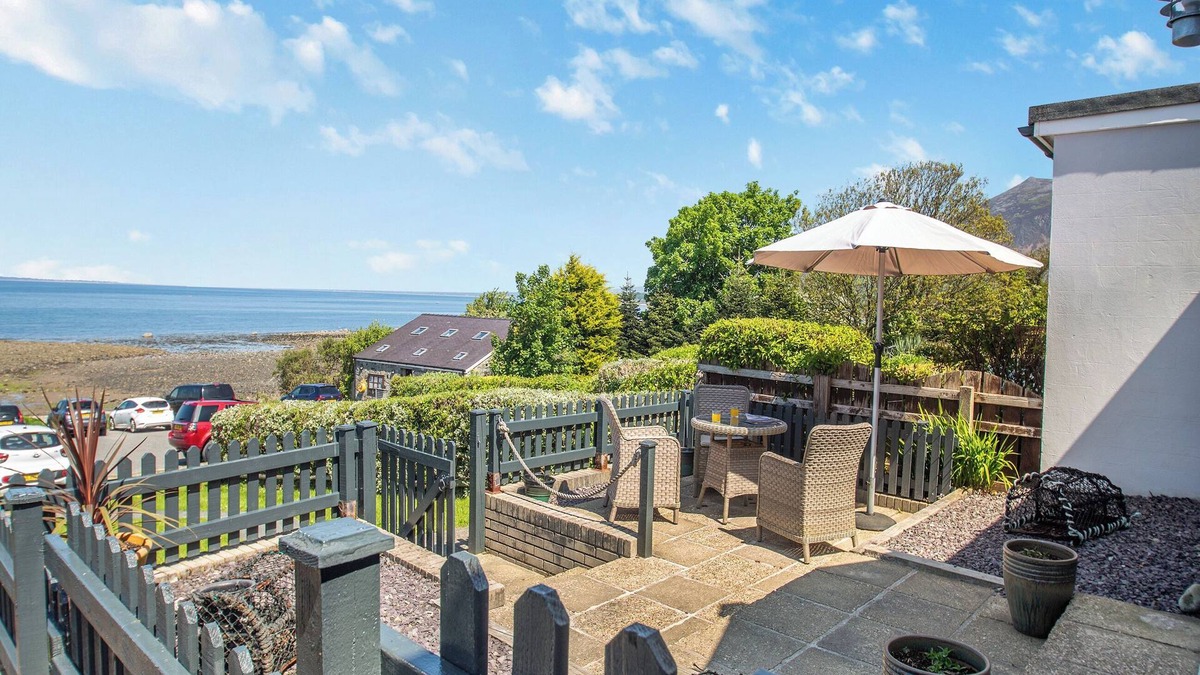 Trefor Cottage | 2 bedroom accommodation in Trefor, near Caernarfon