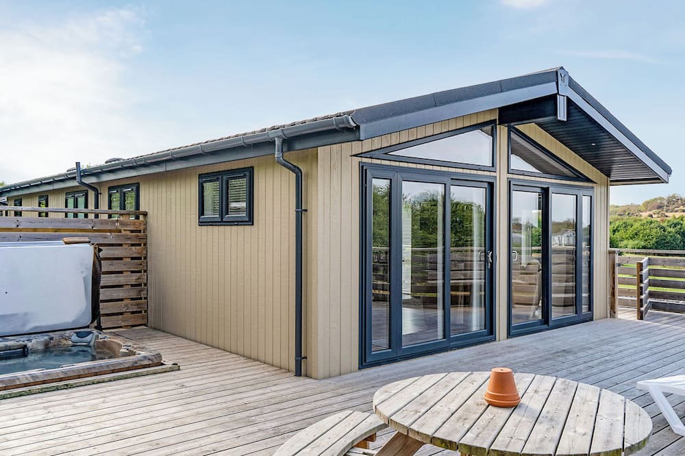 Milverton Ski Chalet | 2 bedroom accommodation in Cannington
