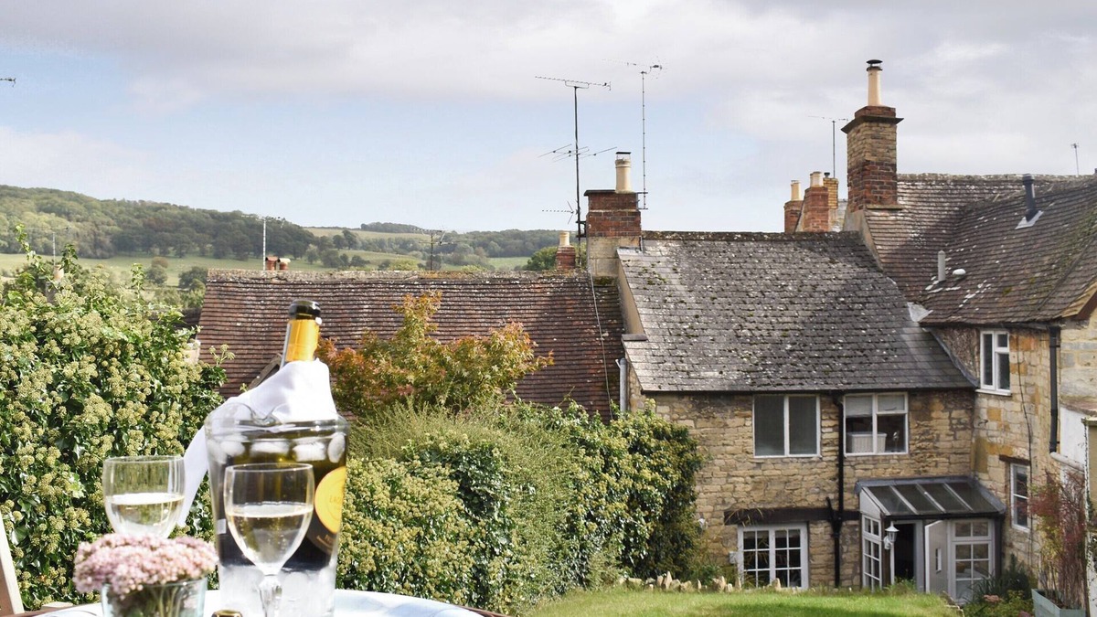 Winchcombe Cottage | 2 bedroom accommodation in Winchcombe, near Cheltenham