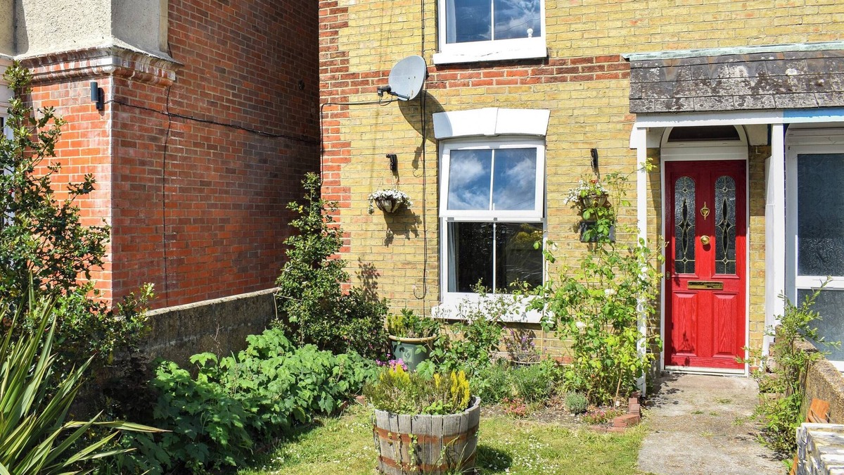 East Cowes Cottage | 2 bedroom accommodation in East Cowes