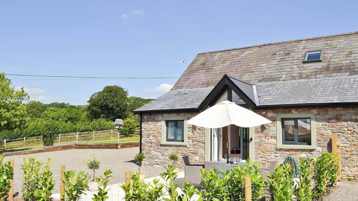 Pentrefelin Cottage | 2 bedroom accommodation in Trapp, near Llandeilo