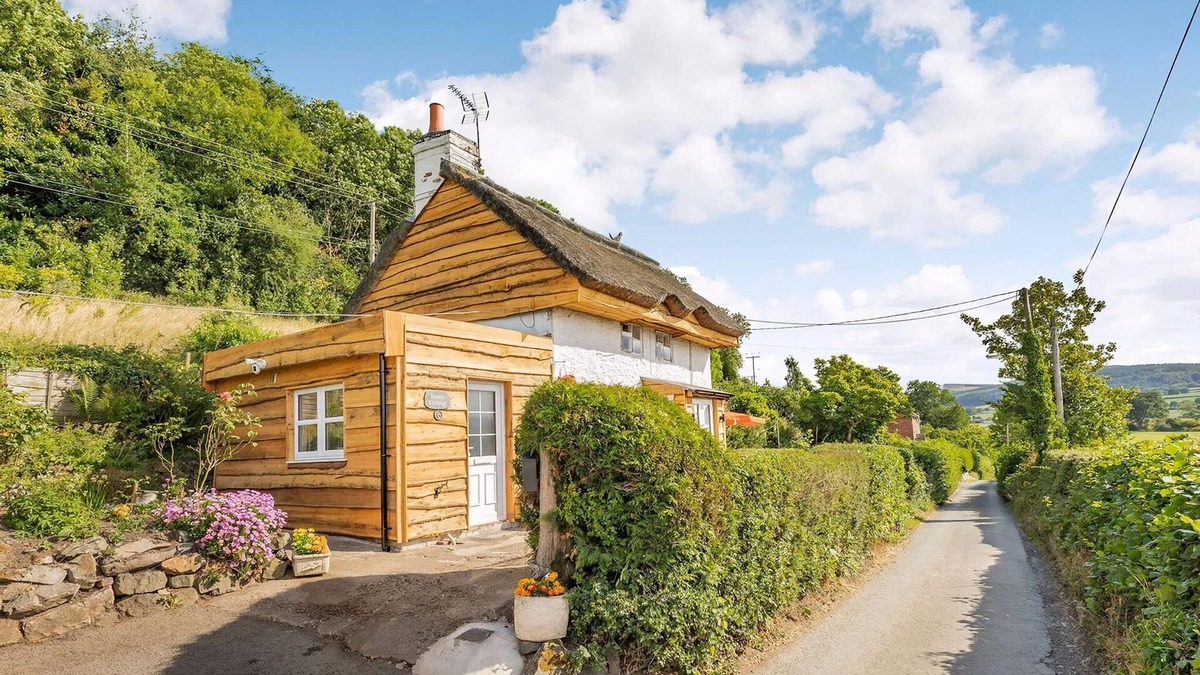 Pontesbury Cottage | 2 bedroom accommodation in Pontsford, near Shrewsbury