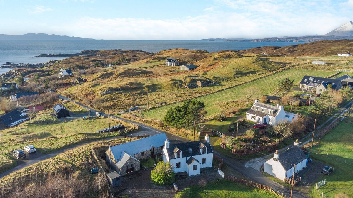 Tarskavaig Cottage | 2 bedroom accommodation in Tarskavaig