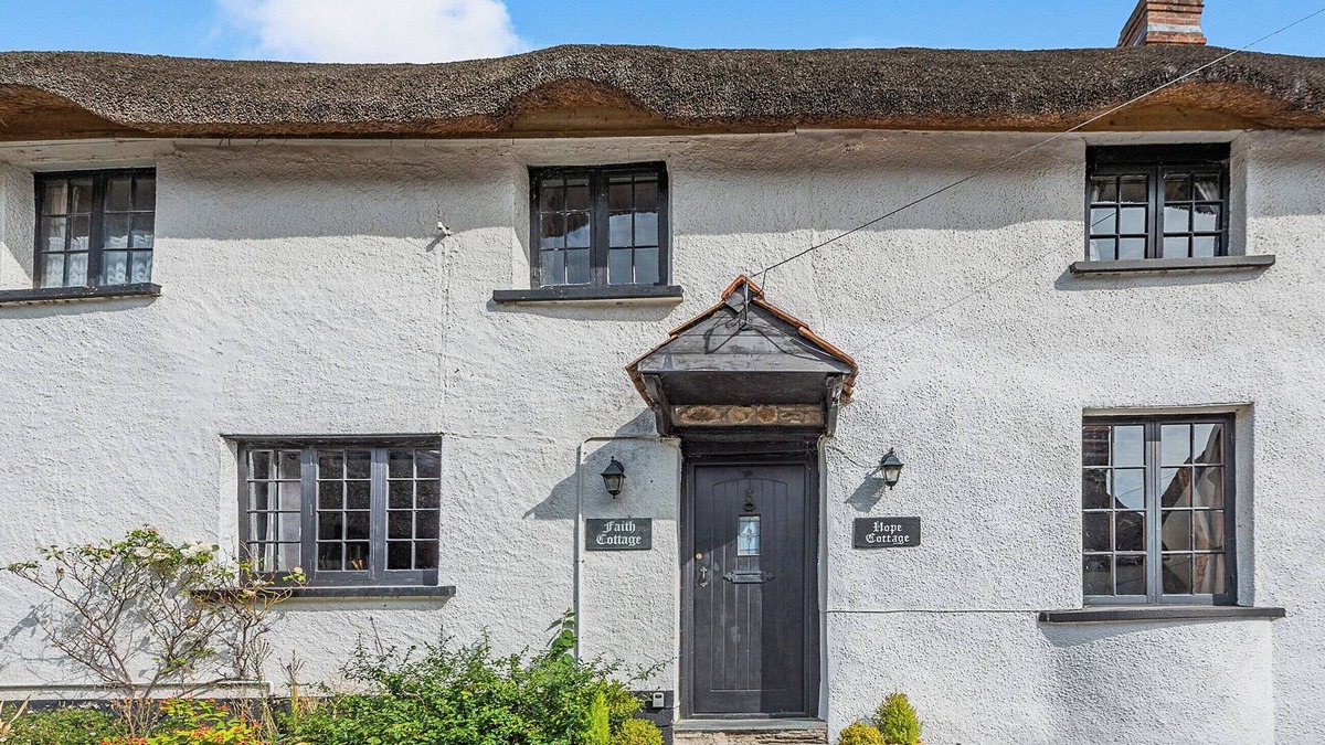Chittlehampton Cottage | 2 bedroom accommodation in Umberleigh