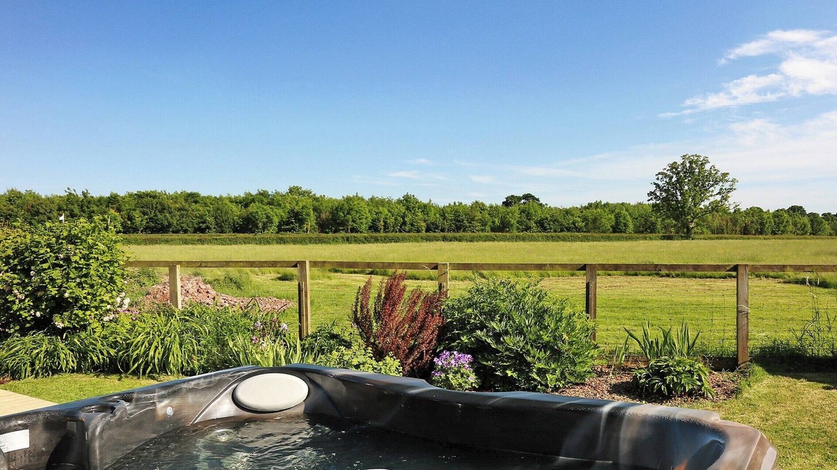 Blackford Cottage | 2 bedroom accommodation in South Barrow, near Yeovil