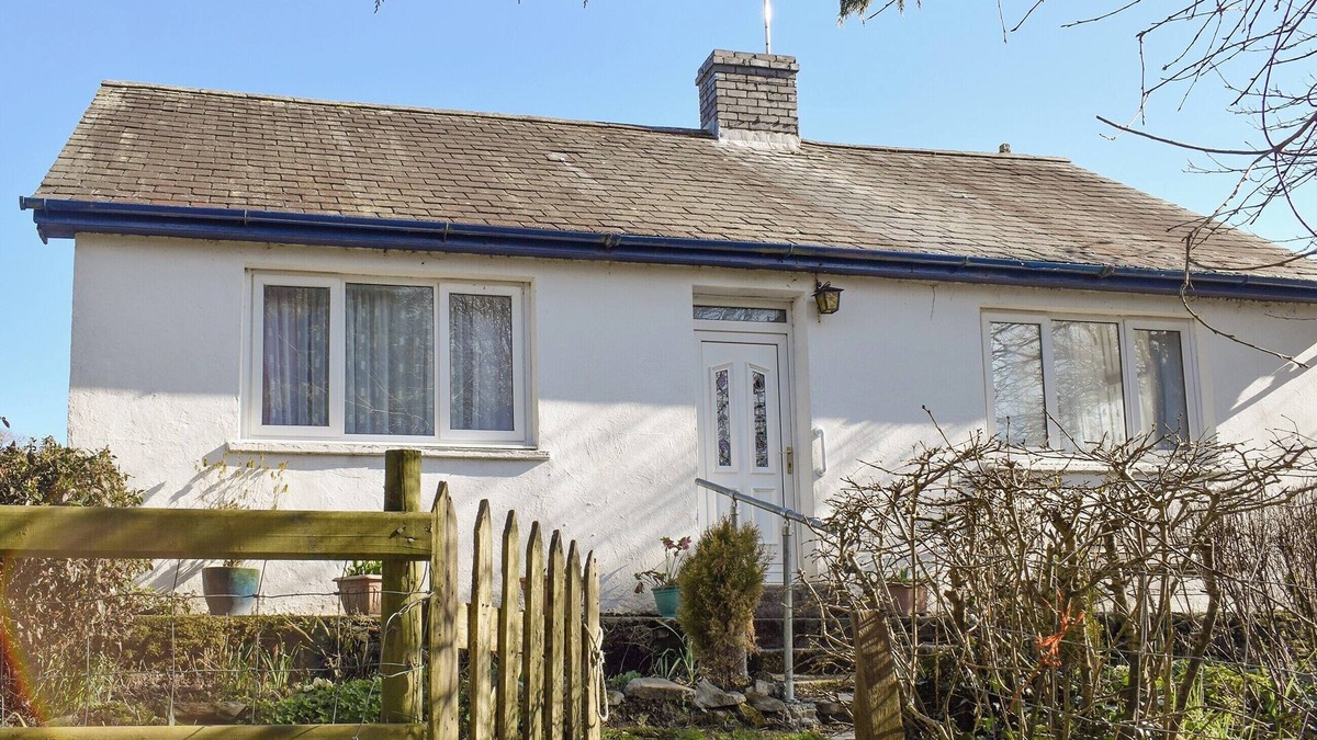Bontnewydd Cottage | 2 bedroom accommodation in Swyddffynnon, near Devils Bridge
