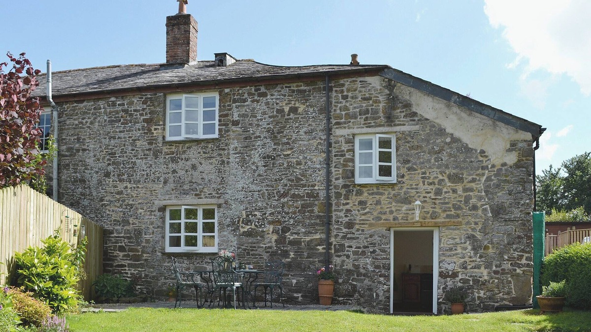 Brazzacott Cottage | 2 bedroom accommodation in North Petherwin, near Launceston