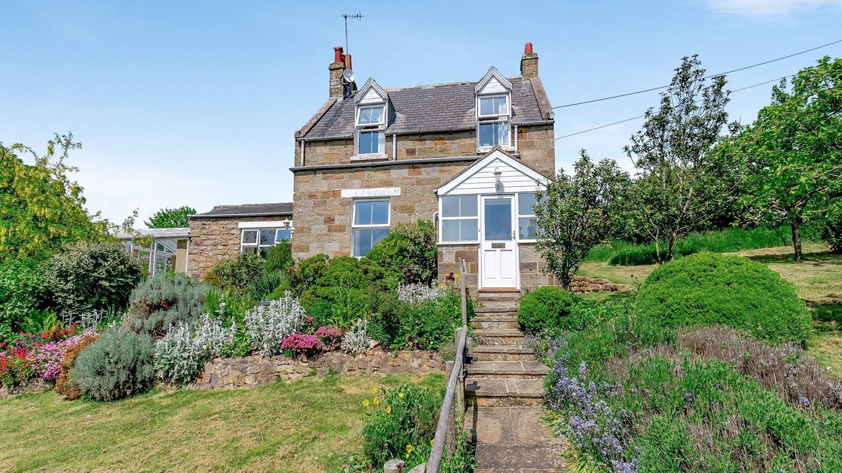 Briggswath Cottage | 2 bedroom accommodation in East Barnby, near Whitby