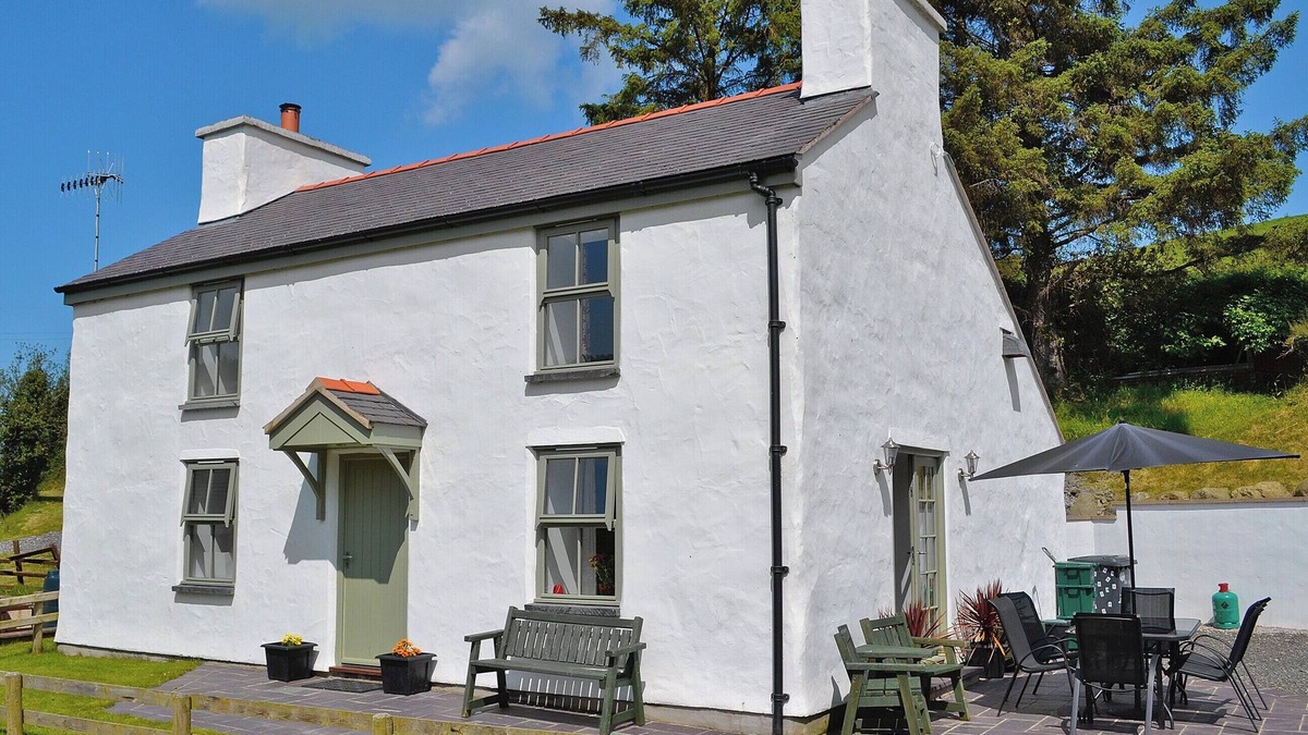 Eglwysbach Cottage | 2 bedroom accommodation in Eglwysbach, near Conwy