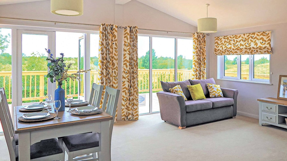 Thorne Ski Chalet | 2 bedroom accommodation in Doncaster, South Yorkshire