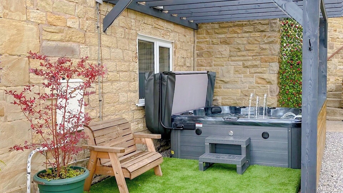 Unstone Cottage | 2 bedroom accommodation in Old Whittington, near Chesterfield