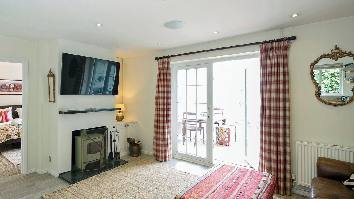 Chilworth Cottage | 2 bedroom accommodation in Guildford