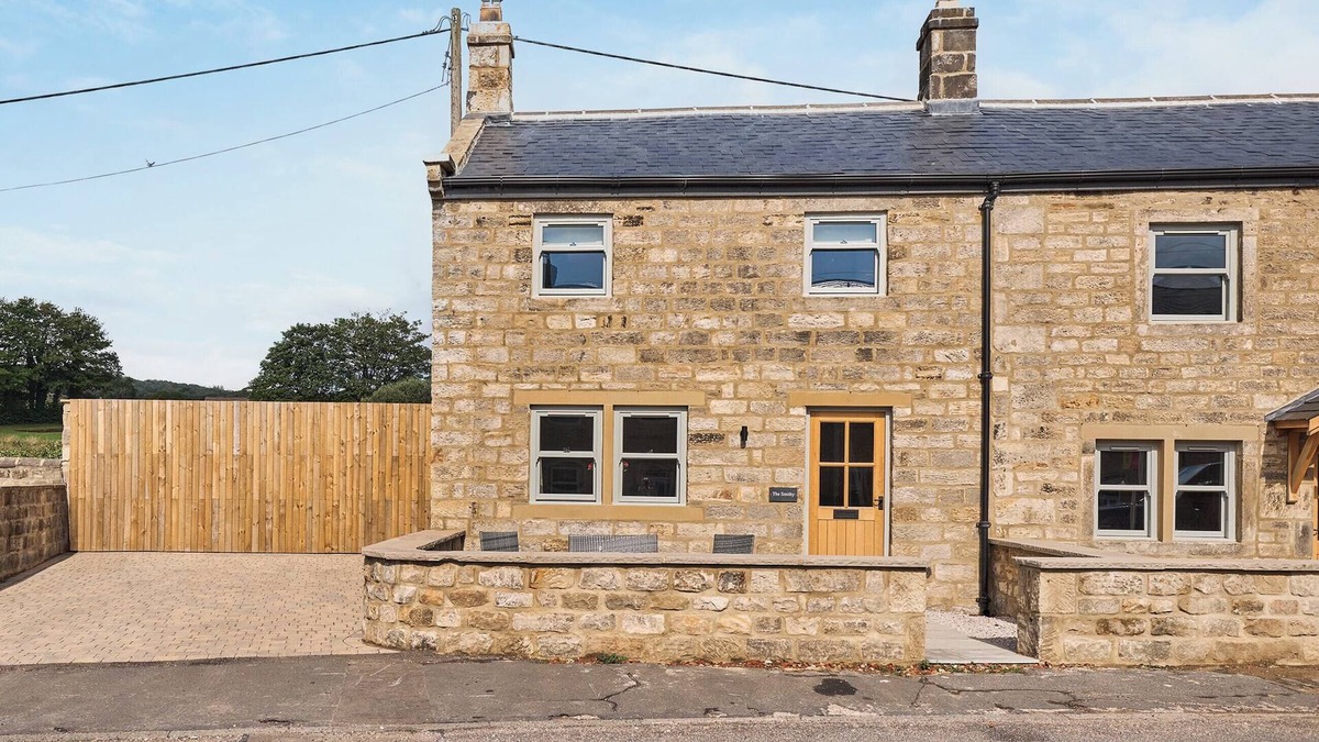 Summerbridge Cottage | 2 bedroom accommodation in Dacre Banks, near Pateley Bridge