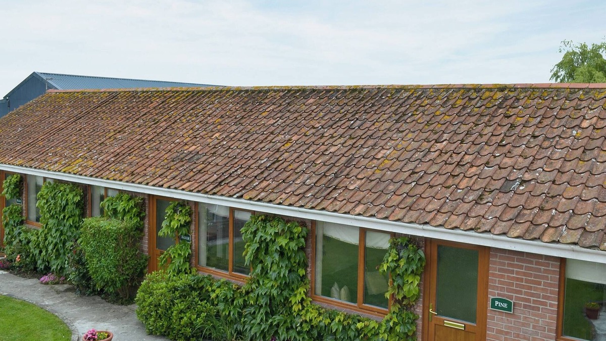 East Huntspill Cottage | 2 bedroom accommodation in East Huntspill, near Highbridge