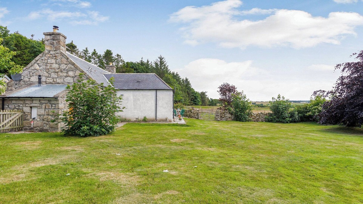 Inverurie Cottage | 2 bedroom accommodation in Inverurie