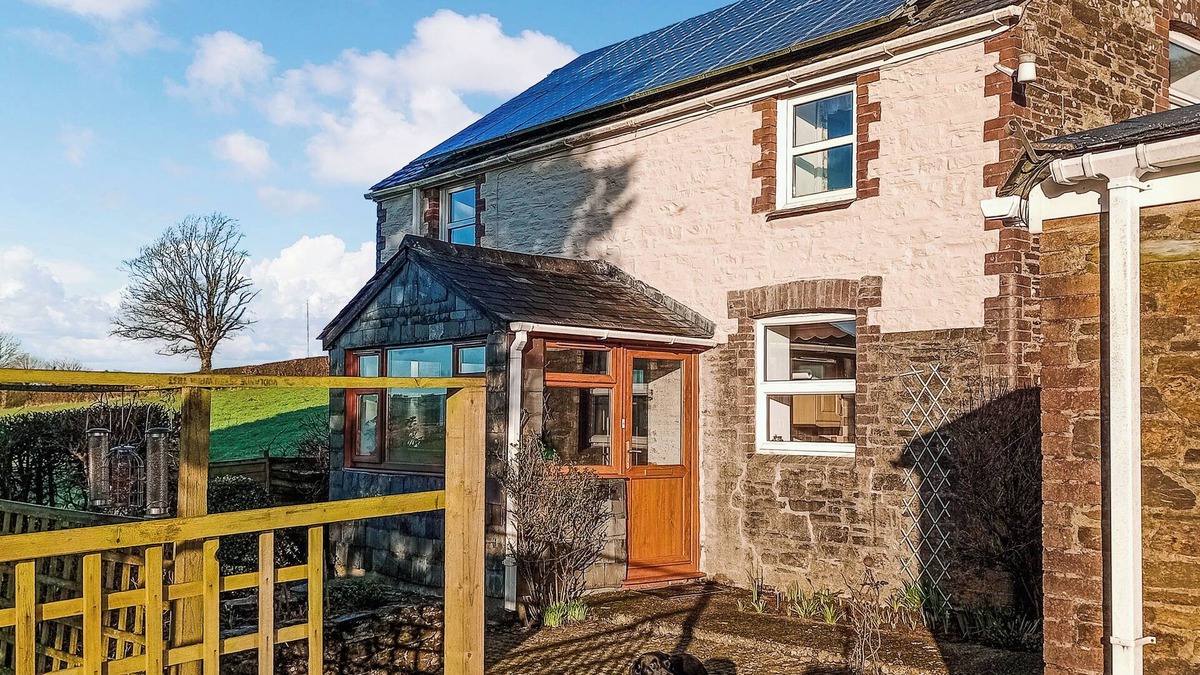 Rezare Cottage | 2 bedroom accommodation in Carthamartha, near Launceston