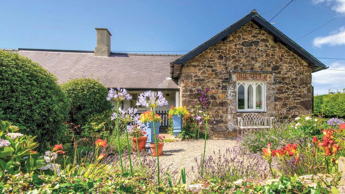 Llandwrog Cottage | 2 bedroom accommodation in Llandwrog
