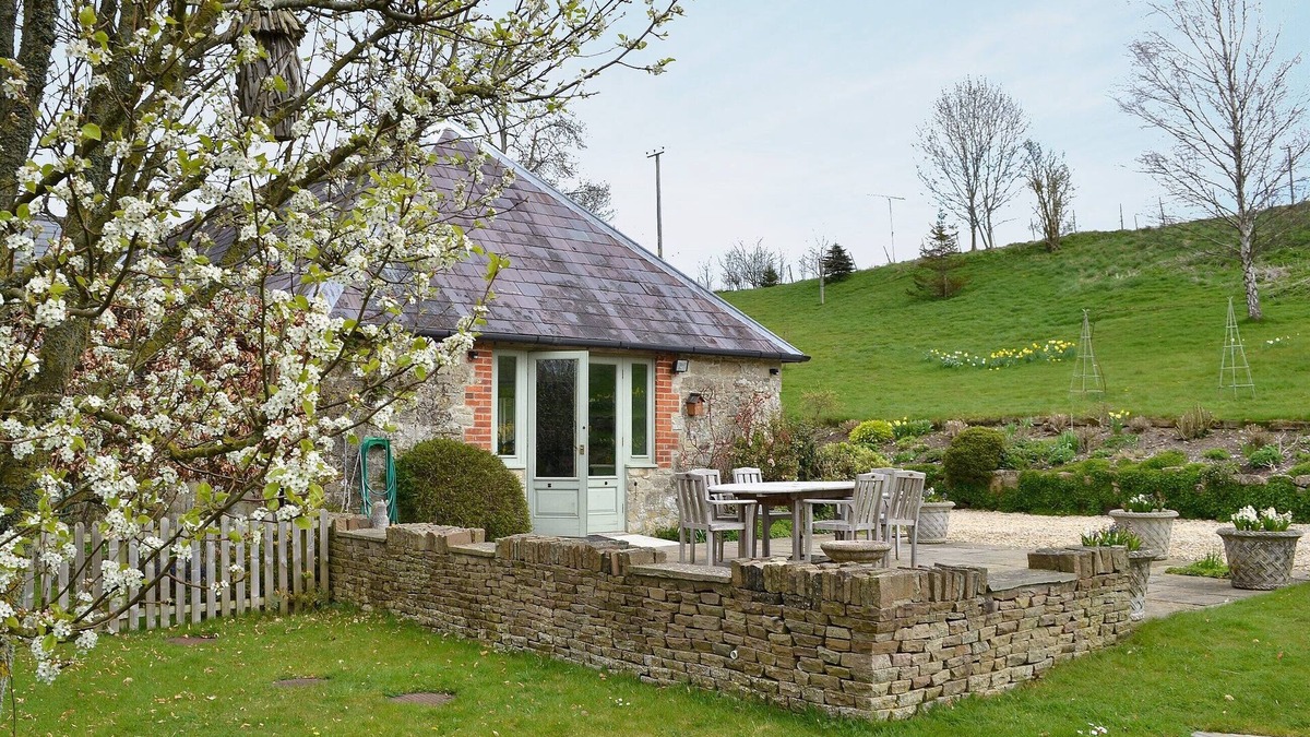 Fonthill Bishop Cottage | 2 bedroom accommodation in Fonthill Bishop, near Tisbury